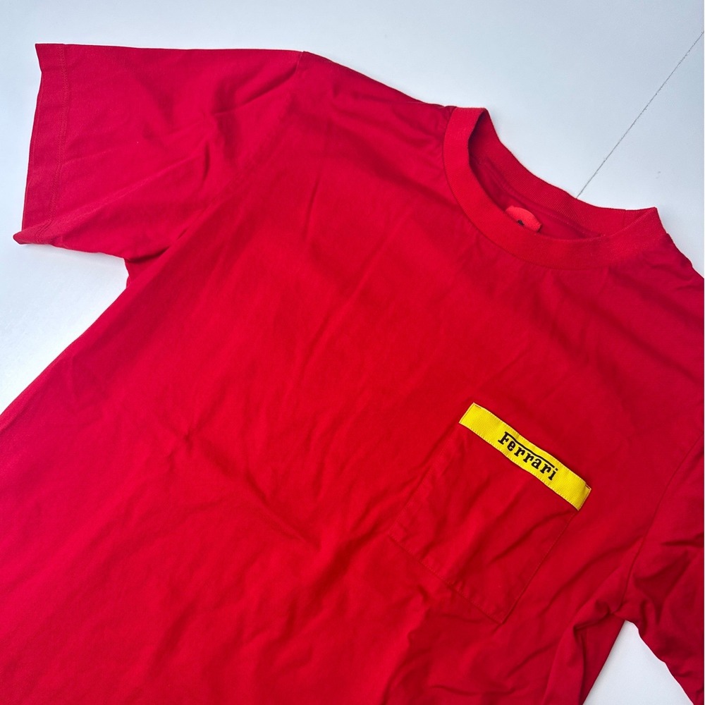 Ferrari Mens Red Cotton Pocket T-Shirt Logo Made in Italy 47037 Size Small